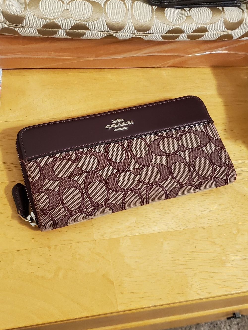 Coach Signature Accordion Full Zip Wallet Style F76638 Plum / Khaki ... Like New